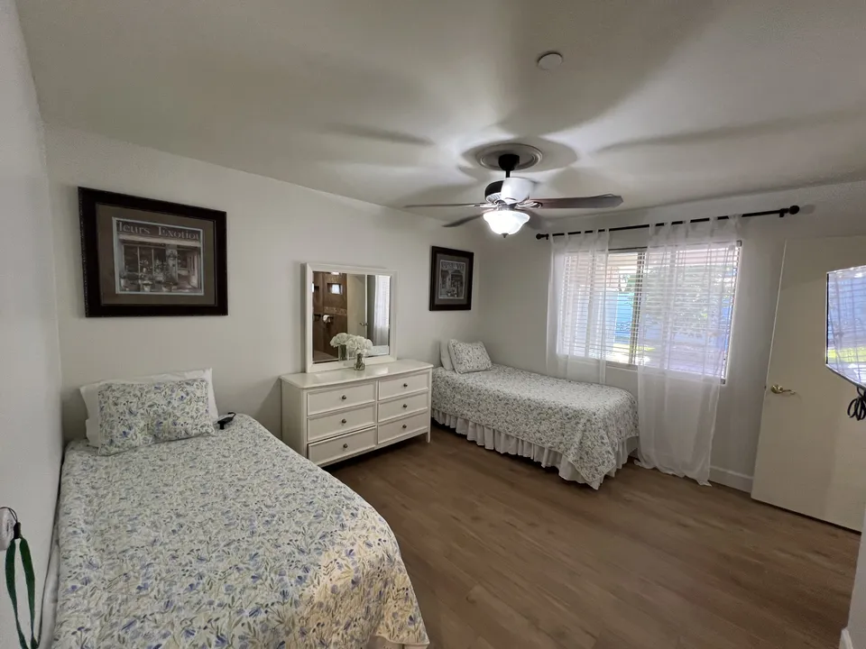 White Dove Assisted Living At Sunrise Mountain, photo 2 of 4
