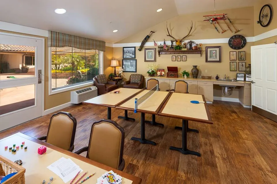 Copper Creek Inn, photo 2 of 14