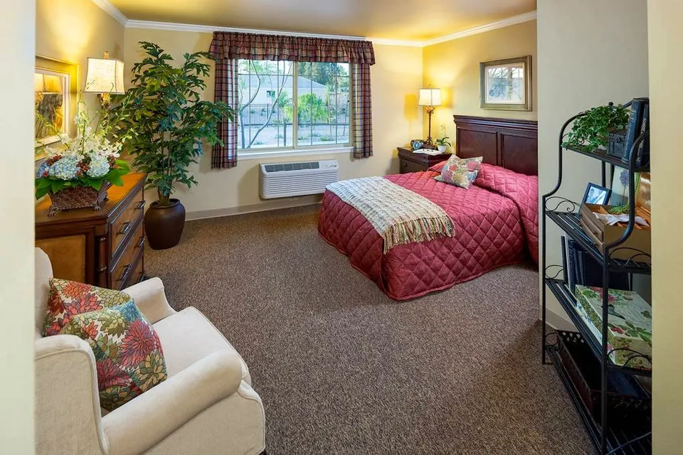 Copper Creek Inn, photo 6 of 14