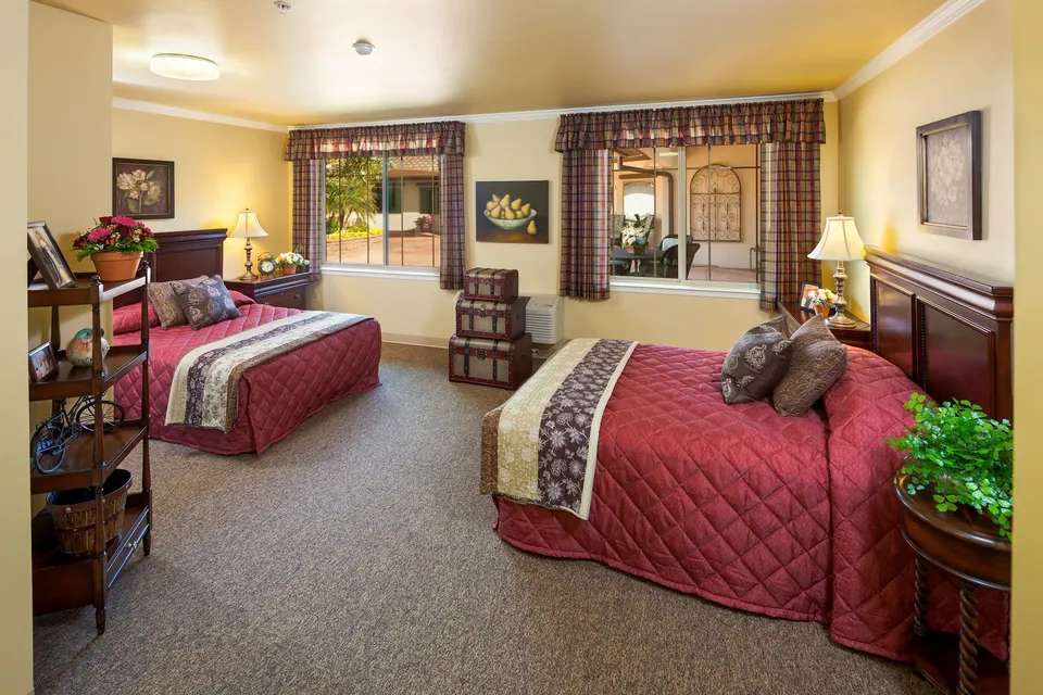 Silver Creek Inn, photo 3 of 23