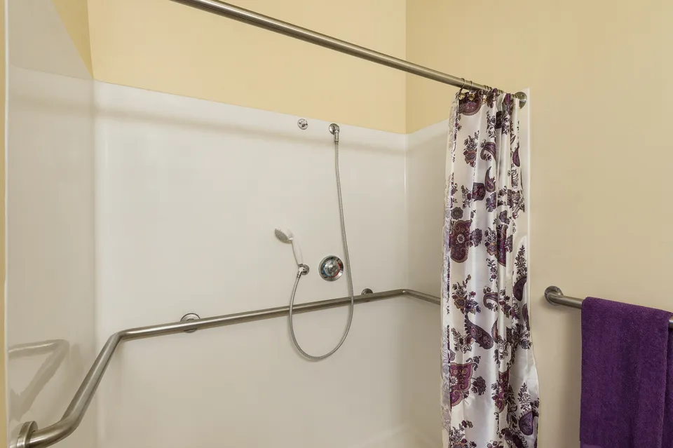 Sierra Del Sol Senior Living, photo 17 of 40