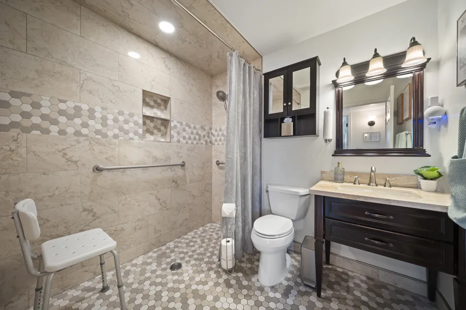 Auburn Court Assisted Living, photo 14 of 21