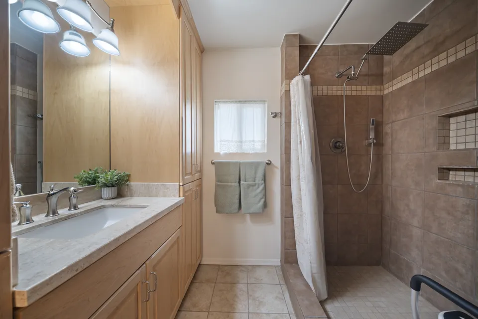 Auburn Court Assisted Living, photo 19 of 21